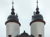 Gate on the Karl Theodor Brucke