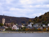 The town of Lorch across from the Fürstenberg Castle Ruin