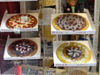 "Pizza" made of candies